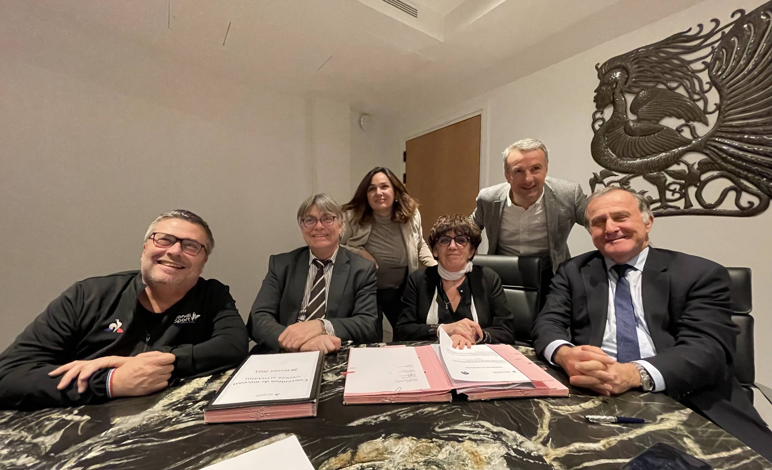 Signature officielle du partenariat et mécénat de compétences entre la Fédération Française Handisport & Groupe ALPHA