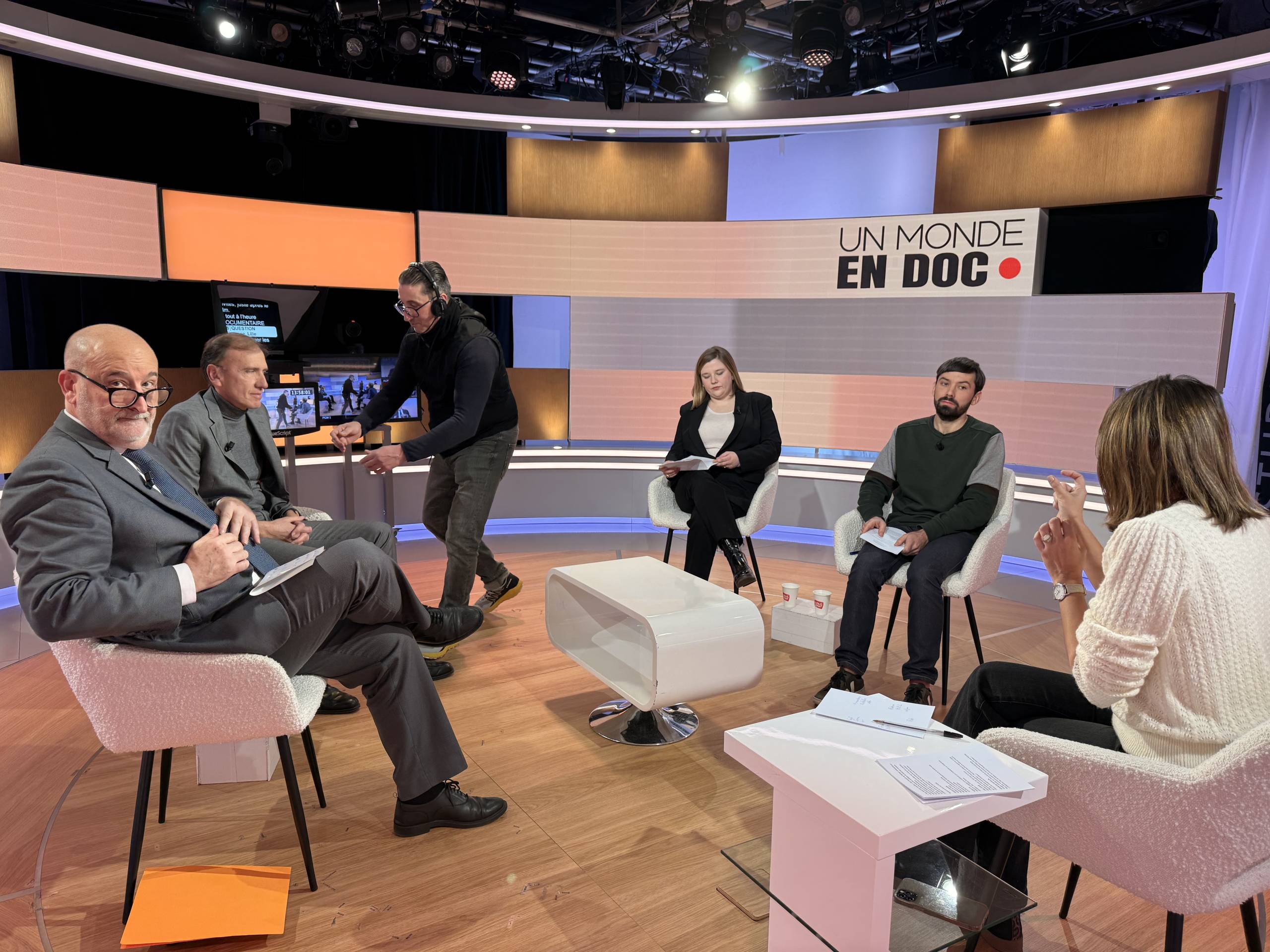 Amandine Michelon, Chargée d'études au Centre Etudes & Data du Groupe Alpha, l'invitée de Public Sénat, le 21 novembre 2025